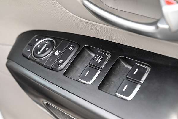 2017 Kia Carnival S YP