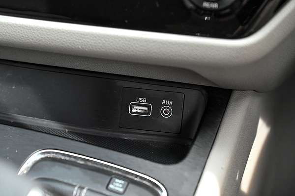 2017 Kia Carnival S YP
