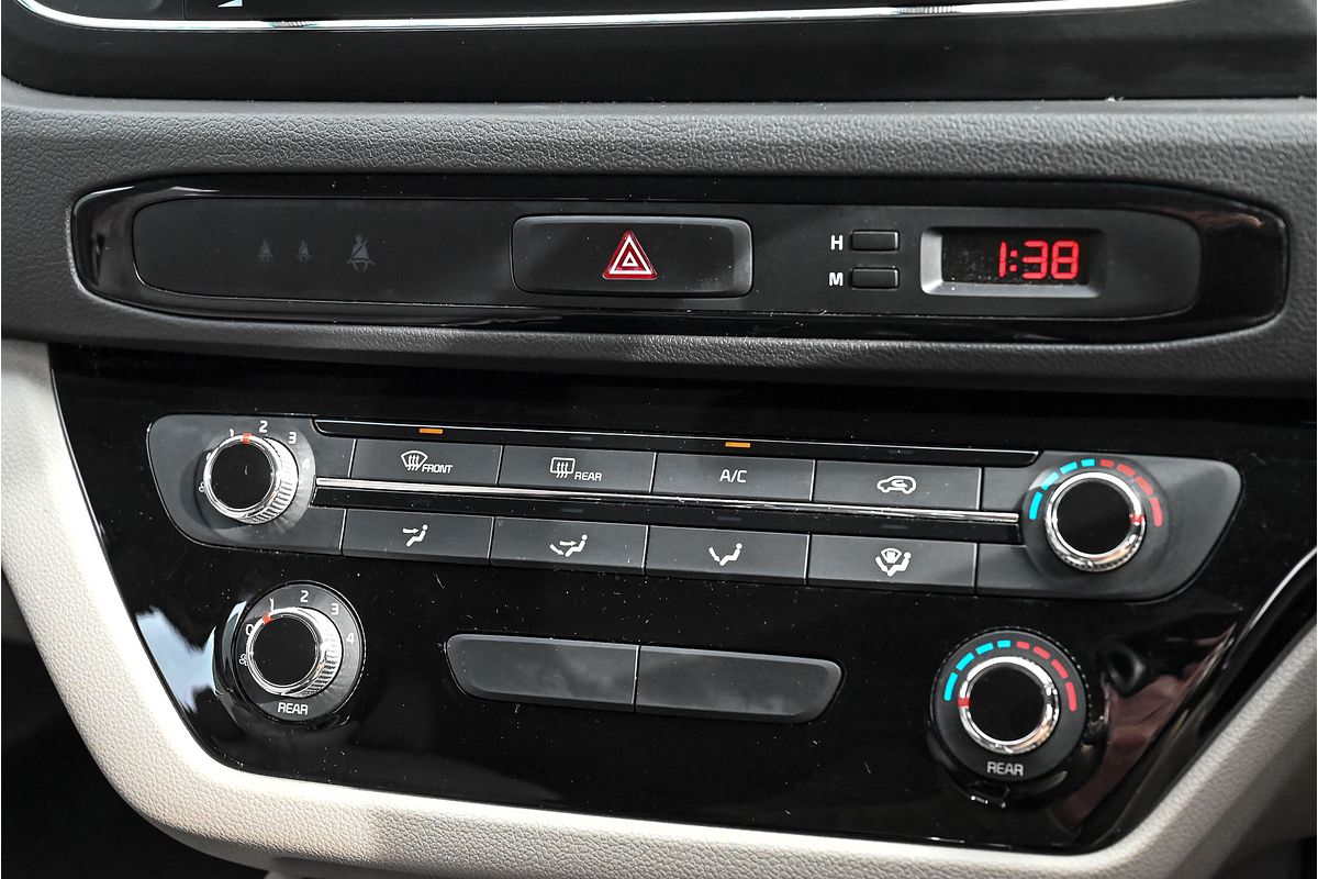 2017 Kia Carnival S YP