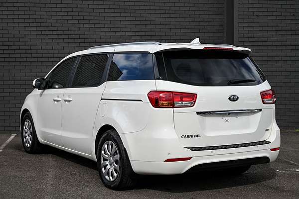 2017 Kia Carnival S YP