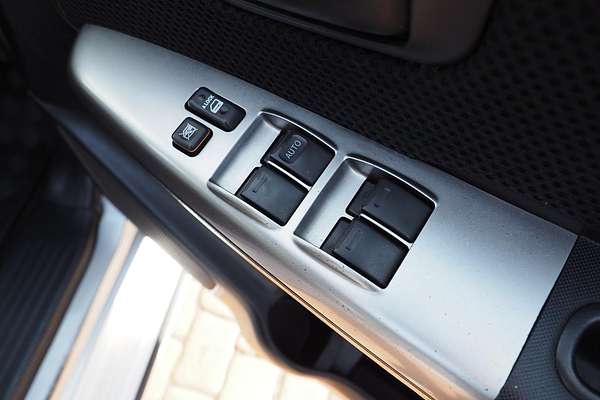 2015 Toyota Hilux SR5 KUN26R 4X4