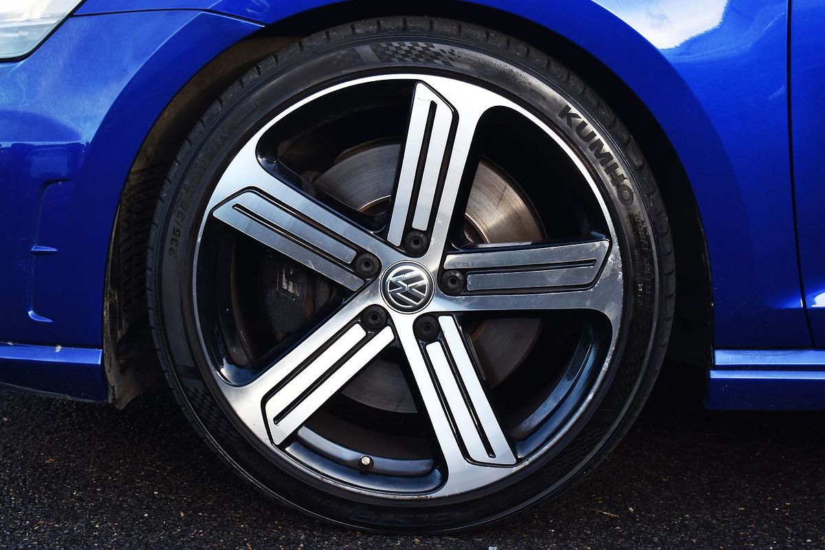 2014 Volkswagen Golf R 7