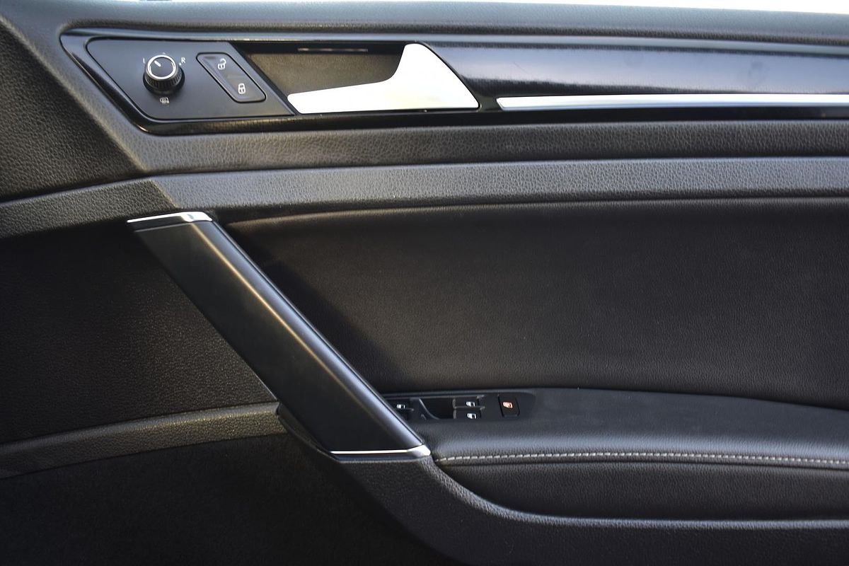 2014 Volkswagen Golf R 7