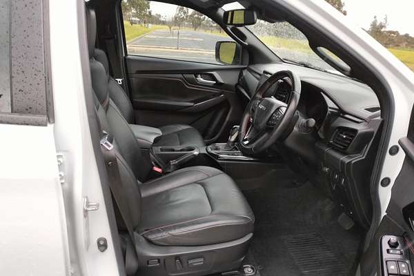 2022 Isuzu D-MAX X-TERRAIN 4X4