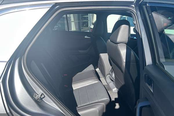 2025 Volkswagen T-Roc 140TSI R-Line D11