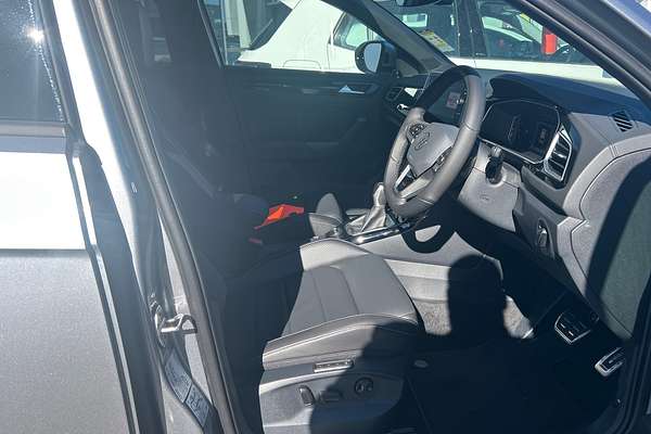 2025 Volkswagen T-Roc 140TSI R-Line D11
