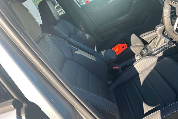 2025 Volkswagen T-Roc 140TSI R-Line D11