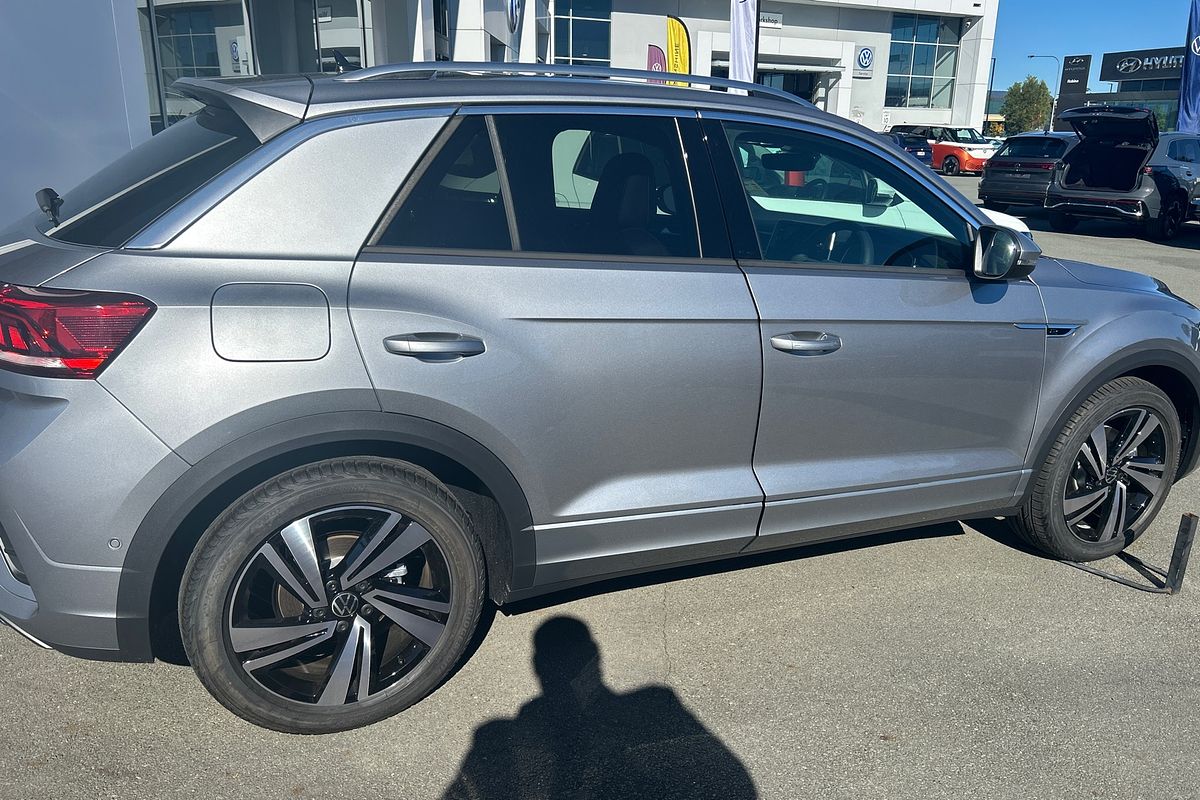 2025 Volkswagen T-Roc 140TSI R-Line D11
