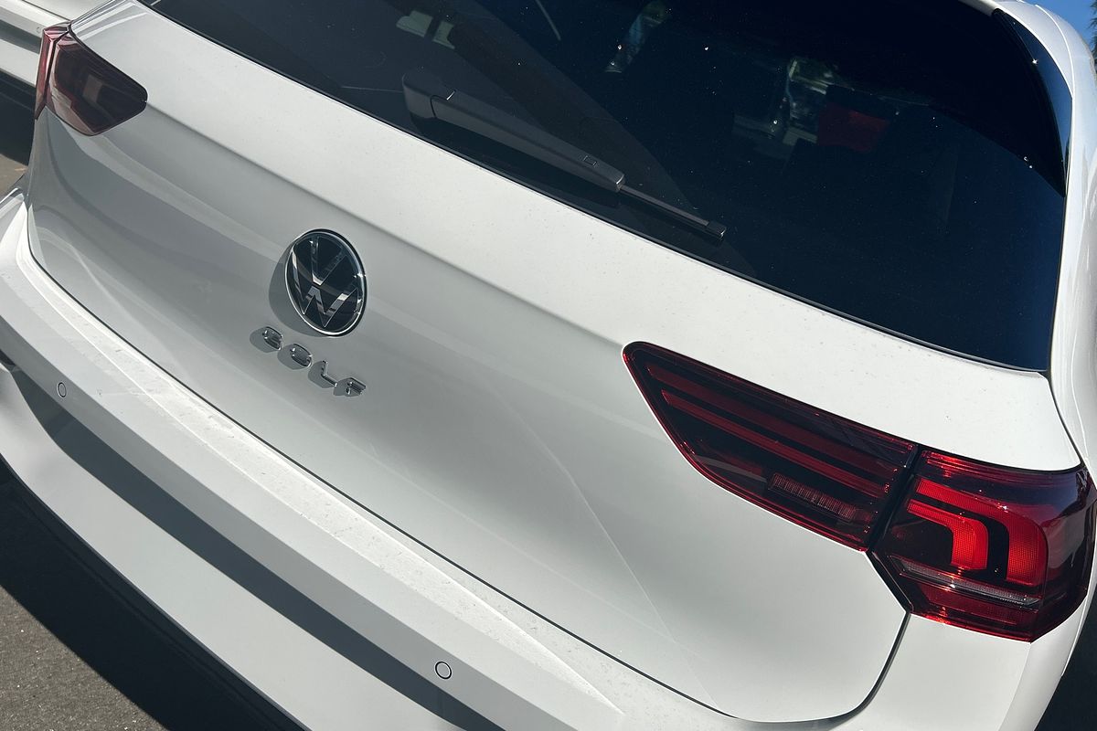 2025 Volkswagen Golf 110TSI R-Line 8.5