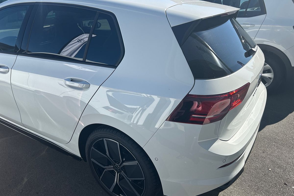 2025 Volkswagen Golf 110TSI R-Line 8.5