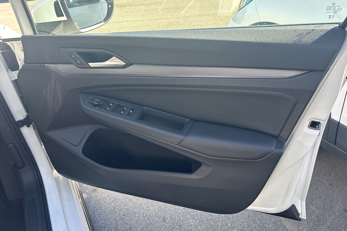 2025 Volkswagen Golf 110TSI R-Line 8.5