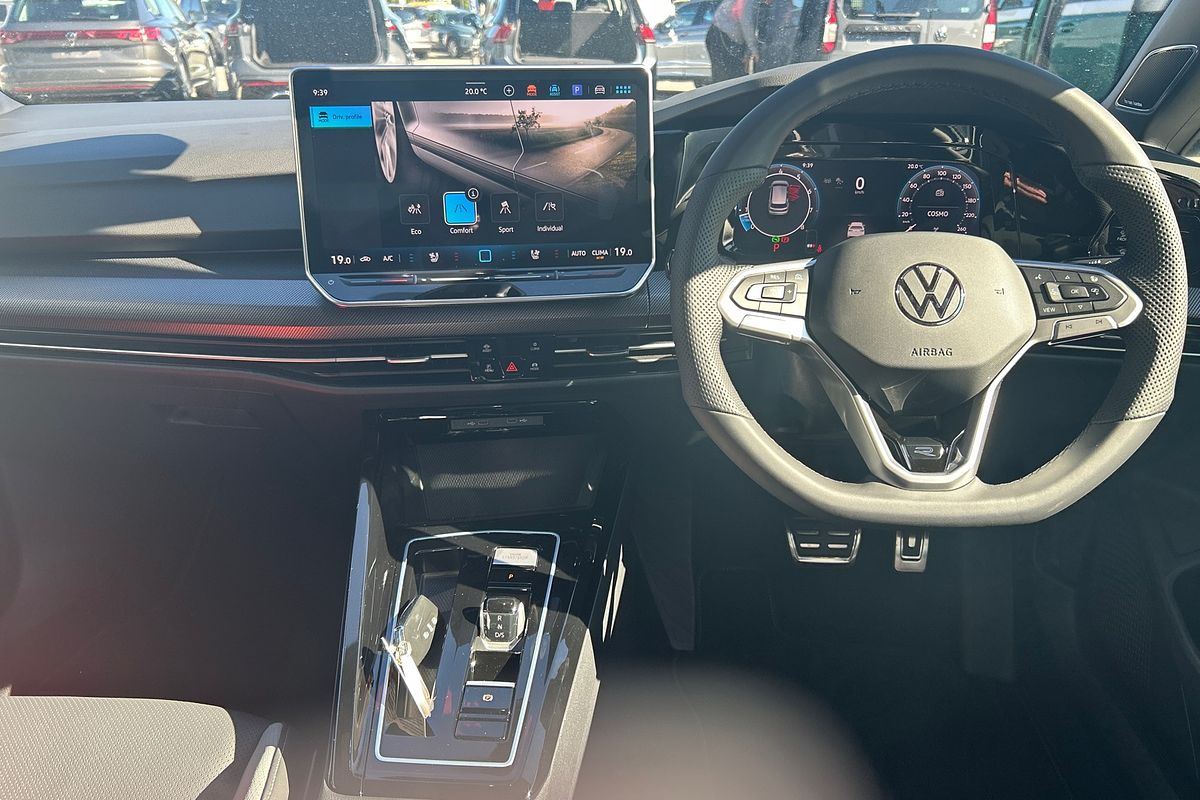 2025 Volkswagen Golf 110TSI R-Line 8.5