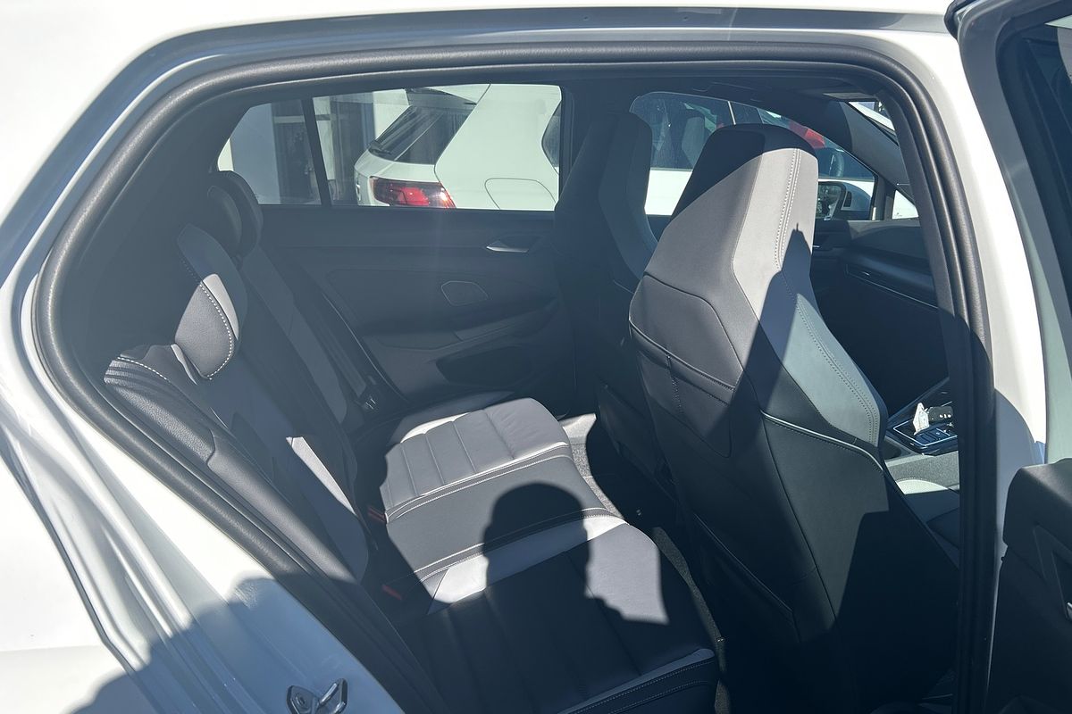 2025 Volkswagen Golf 110TSI R-Line 8.5