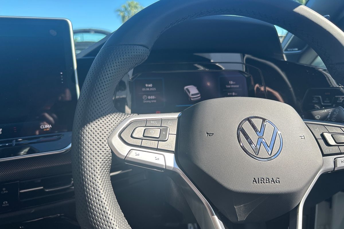 2025 Volkswagen Golf 110TSI R-Line 8.5