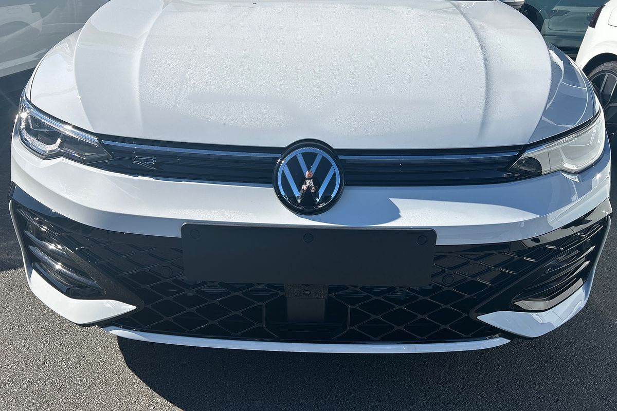 2025 Volkswagen Golf 110TSI R-Line 8.5