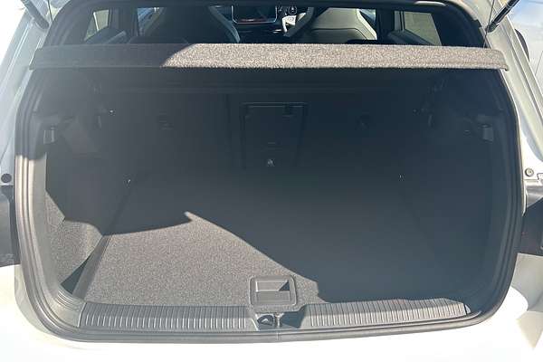 2025 Volkswagen Golf 110TSI R-Line 8.5