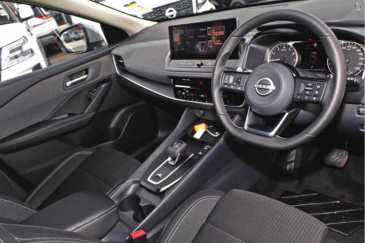 2025 Nissan QASHQAI ST J12