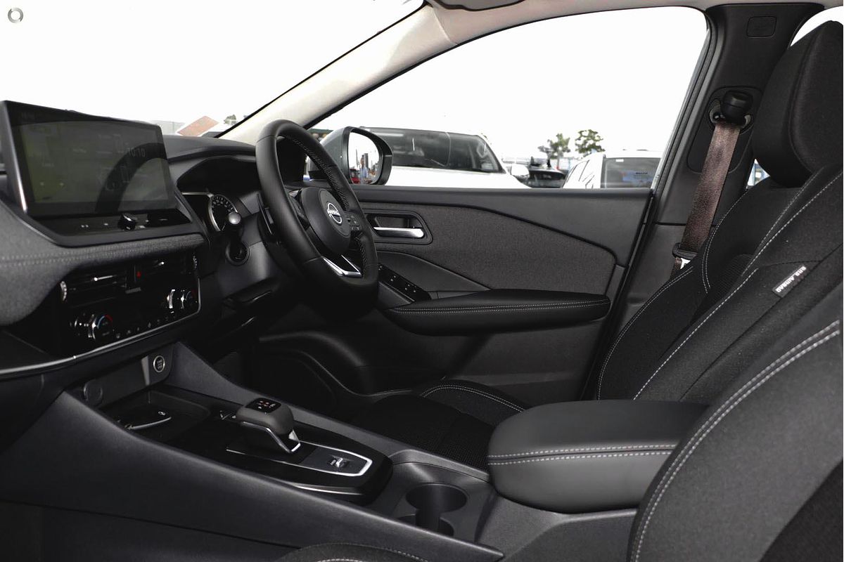 2025 Nissan QASHQAI ST J12