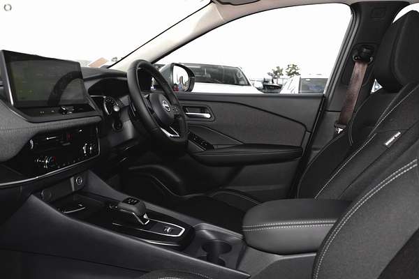 2025 Nissan QASHQAI ST J12