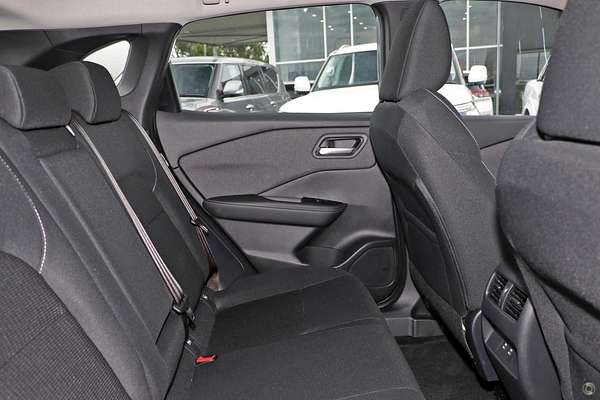 2025 Nissan QASHQAI ST J12