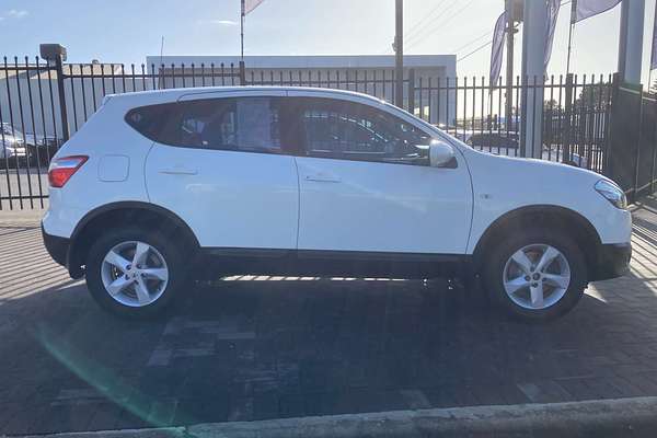 2013 Nissan Dualis ST J10 Series 4