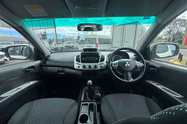 2014 Mitsubishi Triton GLX-R MN 4X4