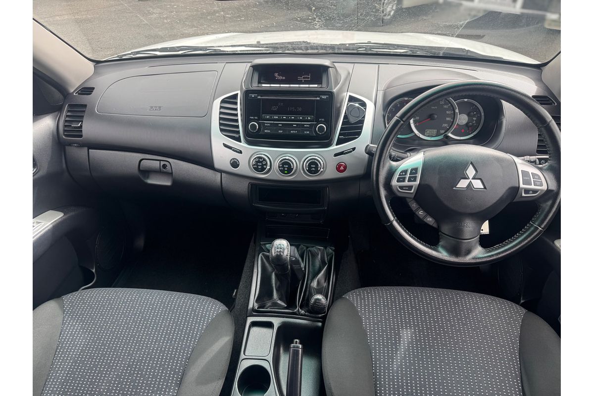 2014 Mitsubishi Triton GLX-R MN 4X4