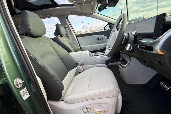 2025 Hyundai IONIQ 9 Calligraphy ME.V1