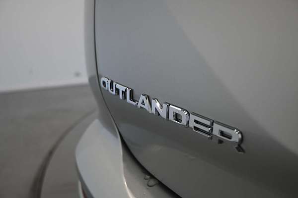 2025 Mitsubishi Outlander Exceed ZM