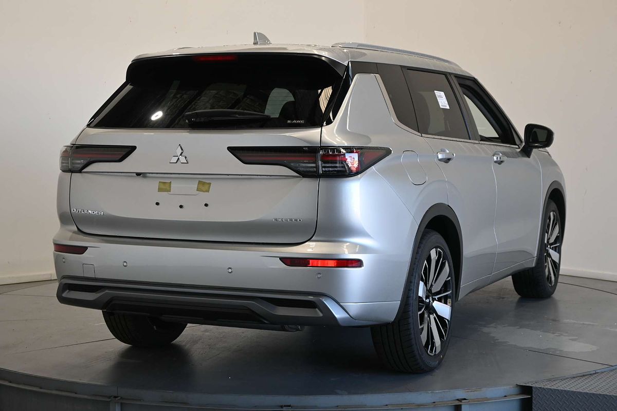 2025 Mitsubishi Outlander Exceed ZM