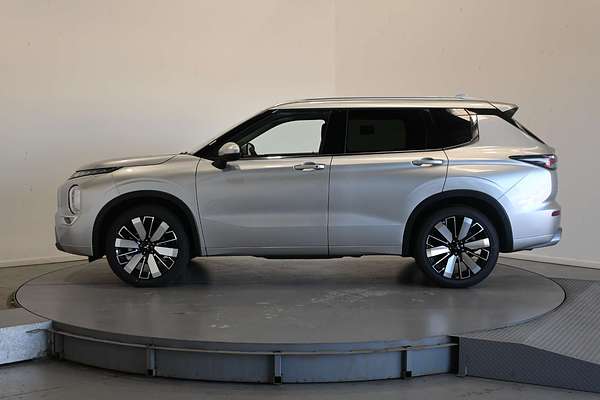2025 Mitsubishi Outlander Exceed ZM