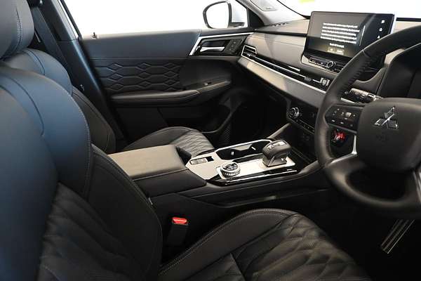 2025 Mitsubishi Outlander Exceed ZM