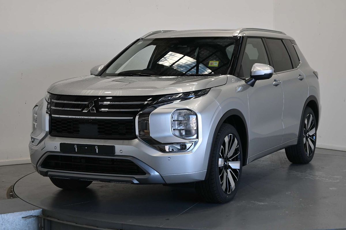 2025 Mitsubishi Outlander Exceed ZM