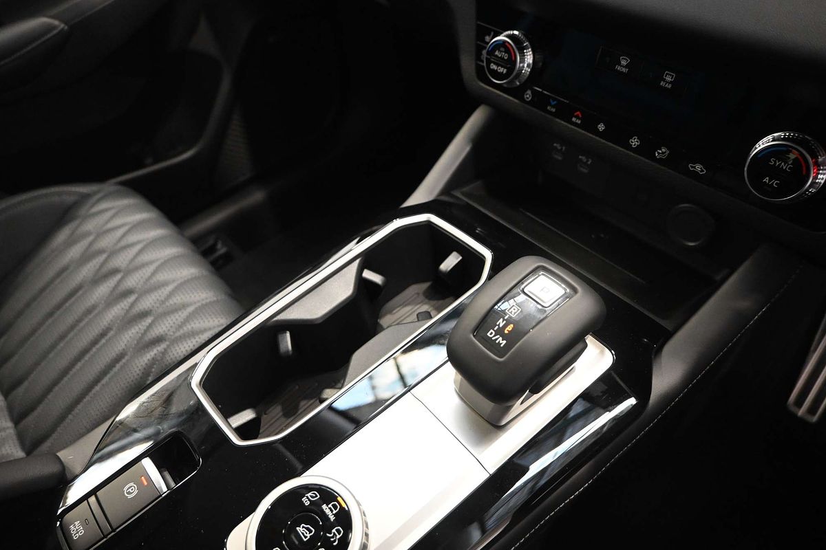 2025 Mitsubishi Outlander Exceed ZM