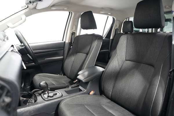 2020 Toyota Hilux SR GUN126R 4X4