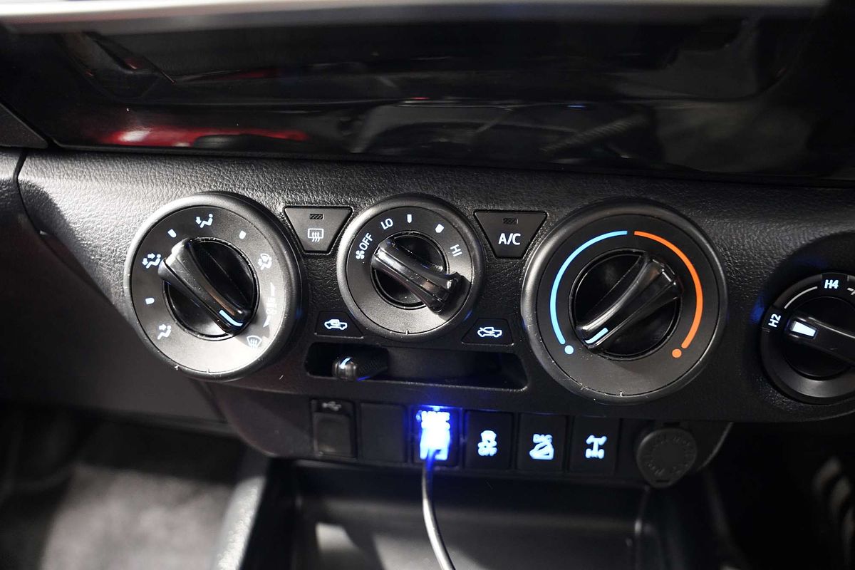 2020 Toyota Hilux SR GUN126R 4X4