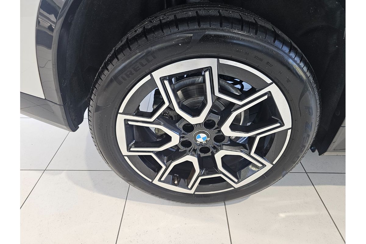 2023 BMW X1 sDrive18i U11