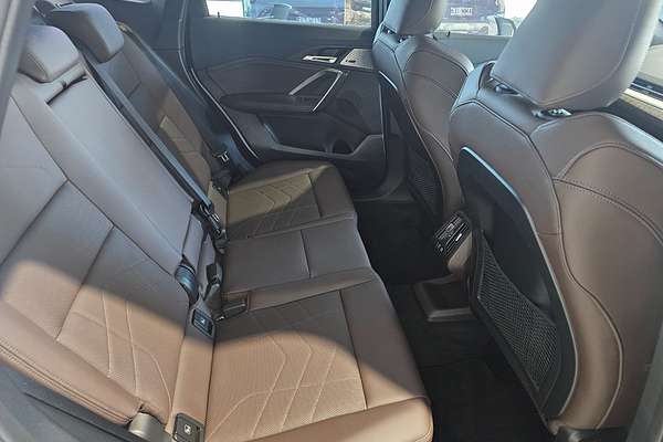 2023 BMW X1 sDrive18i U11