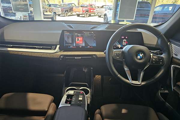 2023 BMW X1 sDrive18i U11