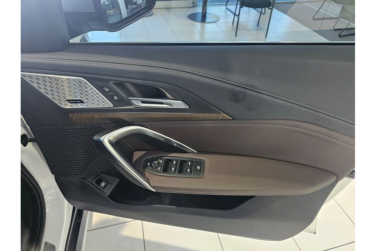 2023 BMW X1 sDrive18i U11