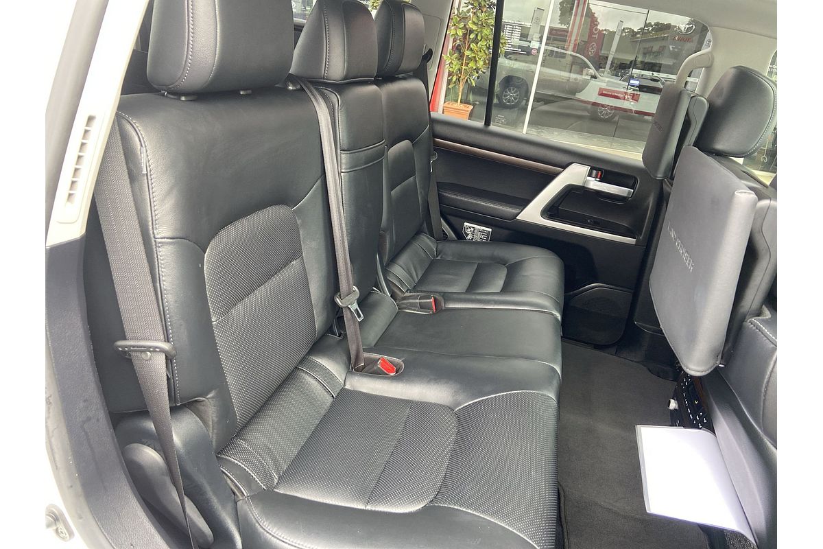 2018 Toyota Landcruiser Sahara VDJ200R
