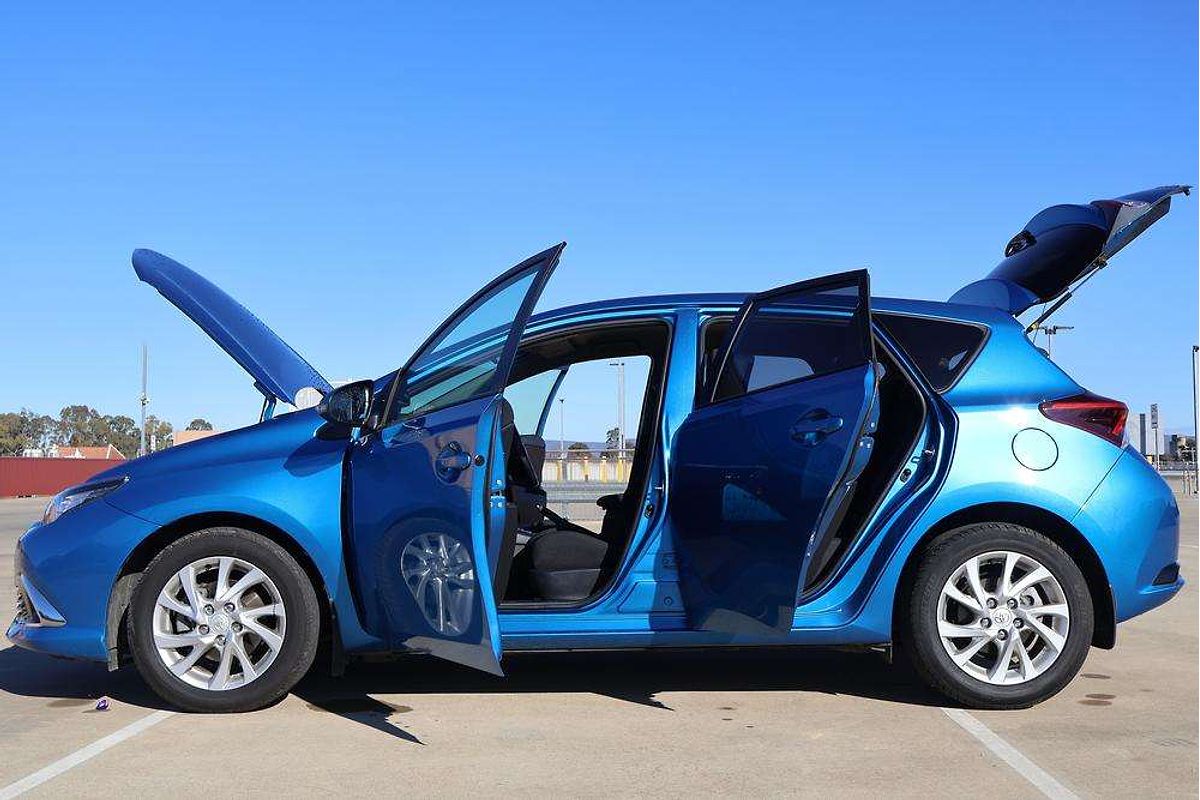2017 Toyota Corolla Ascent Sport ZRE182R
