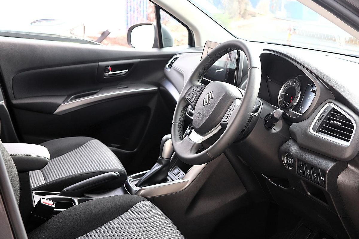 2024 Suzuki S-Cross JYB