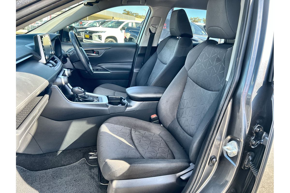 2021 Toyota RAV4 GXL MXAA52R