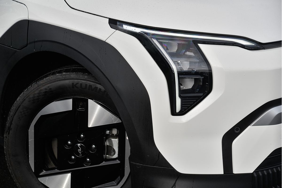 2025 Kia EV3 AUTO