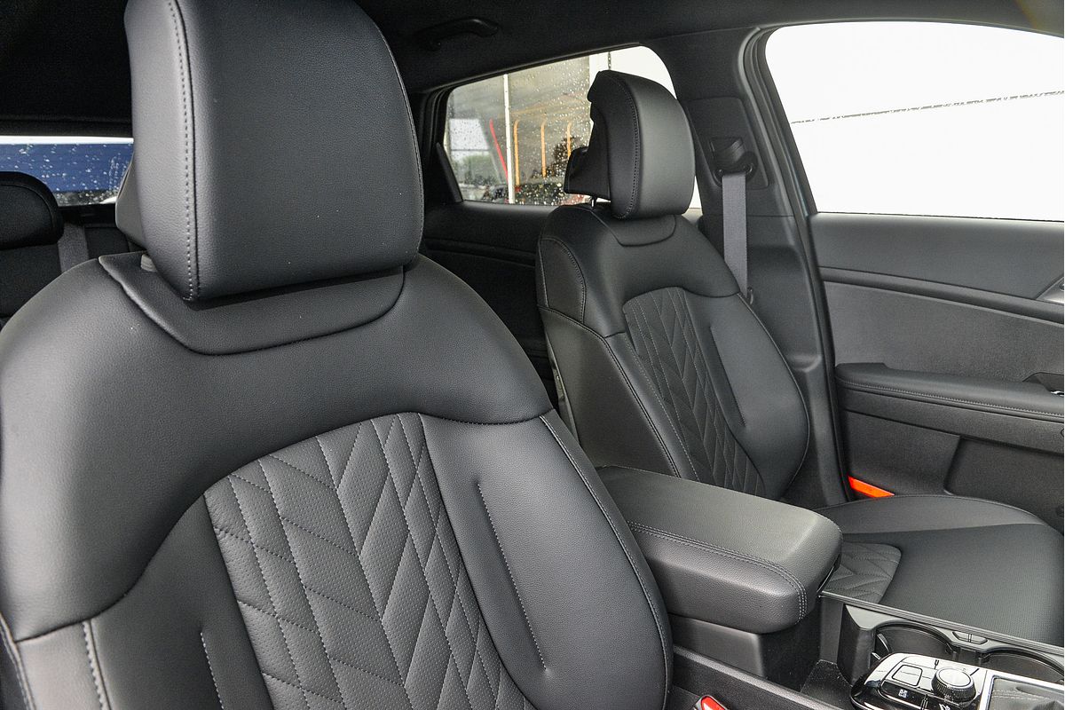 2025 Kia Sportage SX+ NQ5