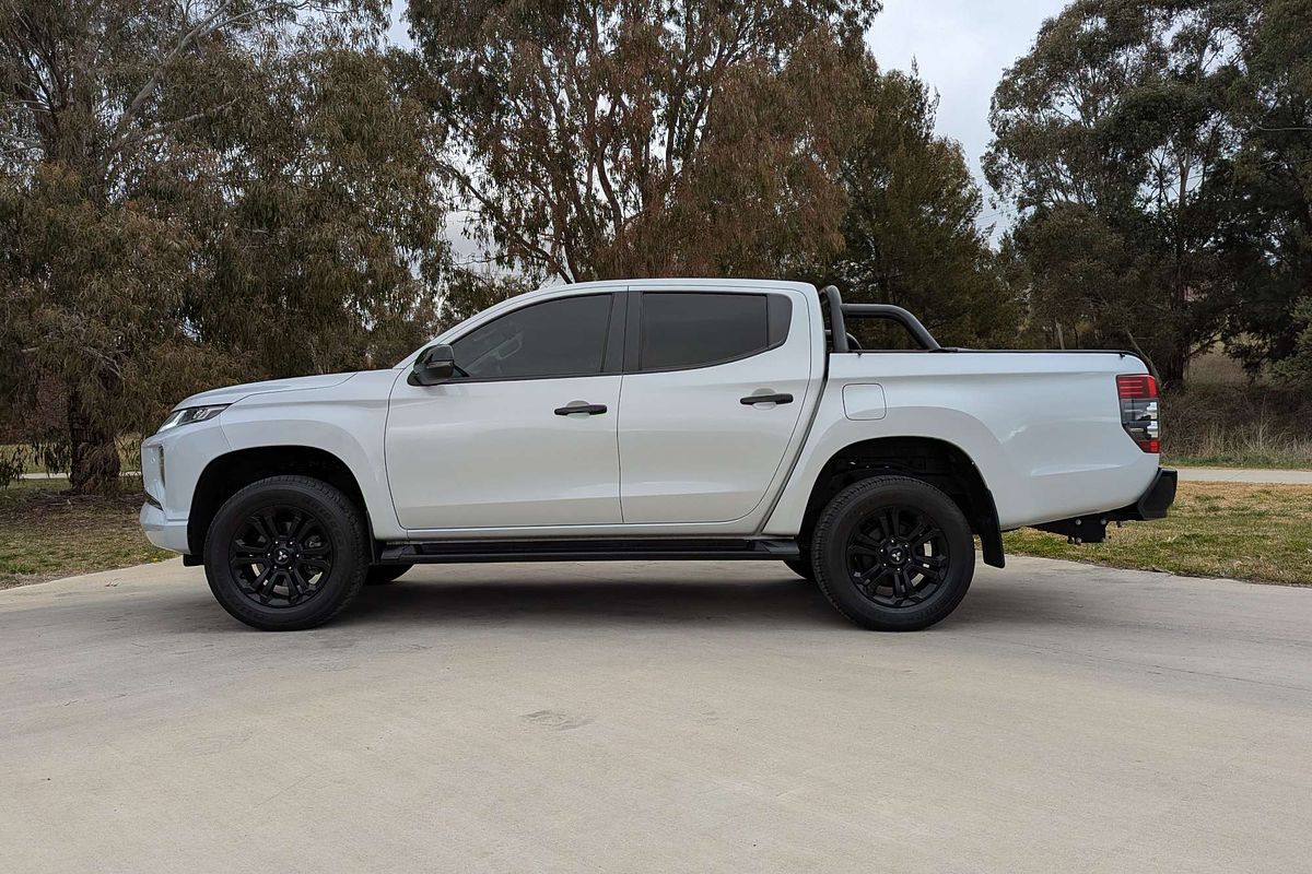 2022 Mitsubishi Triton GSR MR 4X4