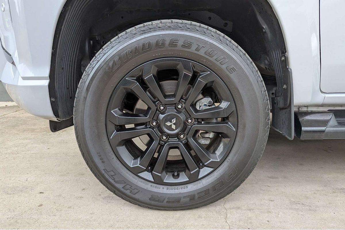 2022 Mitsubishi Triton GSR MR 4X4