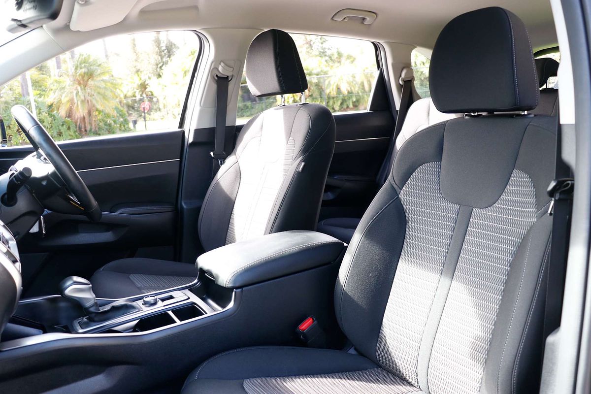 2022 Kia Sorento Sport MQ4