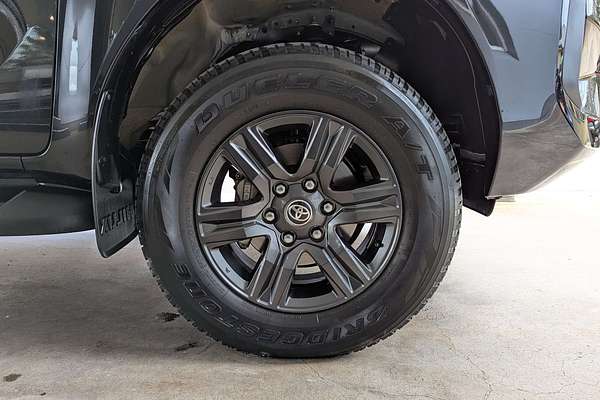 2024 Toyota Hilux SR GUN126R 4X4